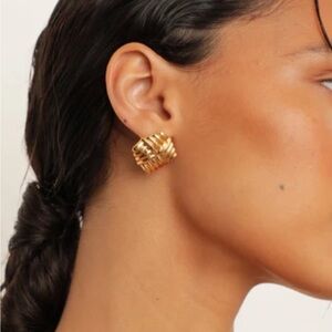 Heaven Mayhem Wind earring